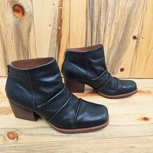 KORK-EASE Kissel Black Ruched Leather Bootie Block Heel Ankle Boot Size 8.5